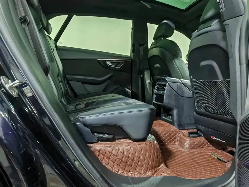 Audi Q8 2021 из CN, фото 10