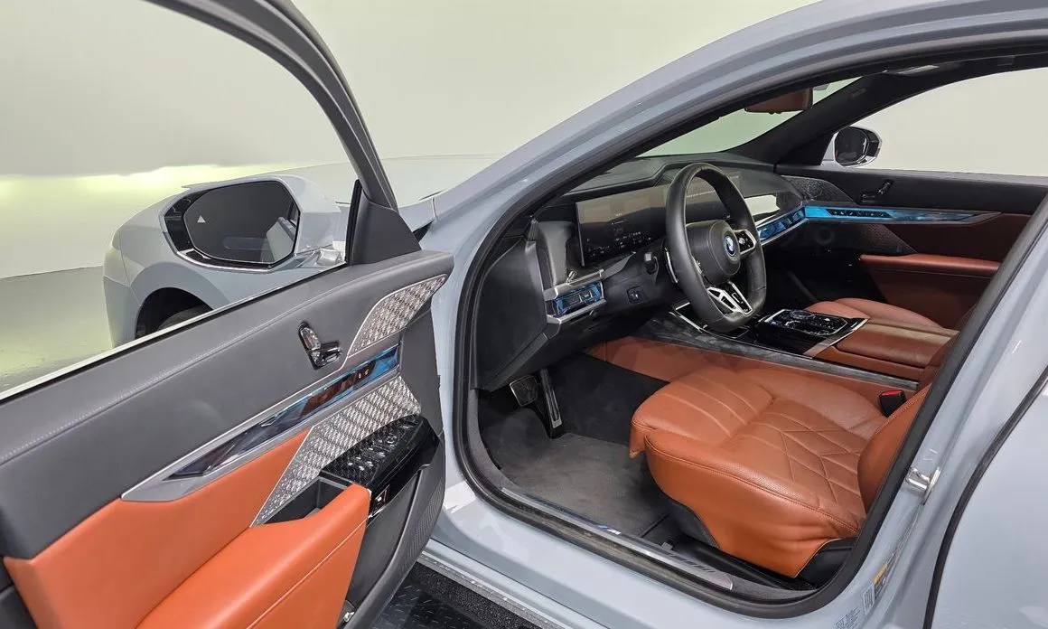 BMW i7 2023 из KR, фото 9