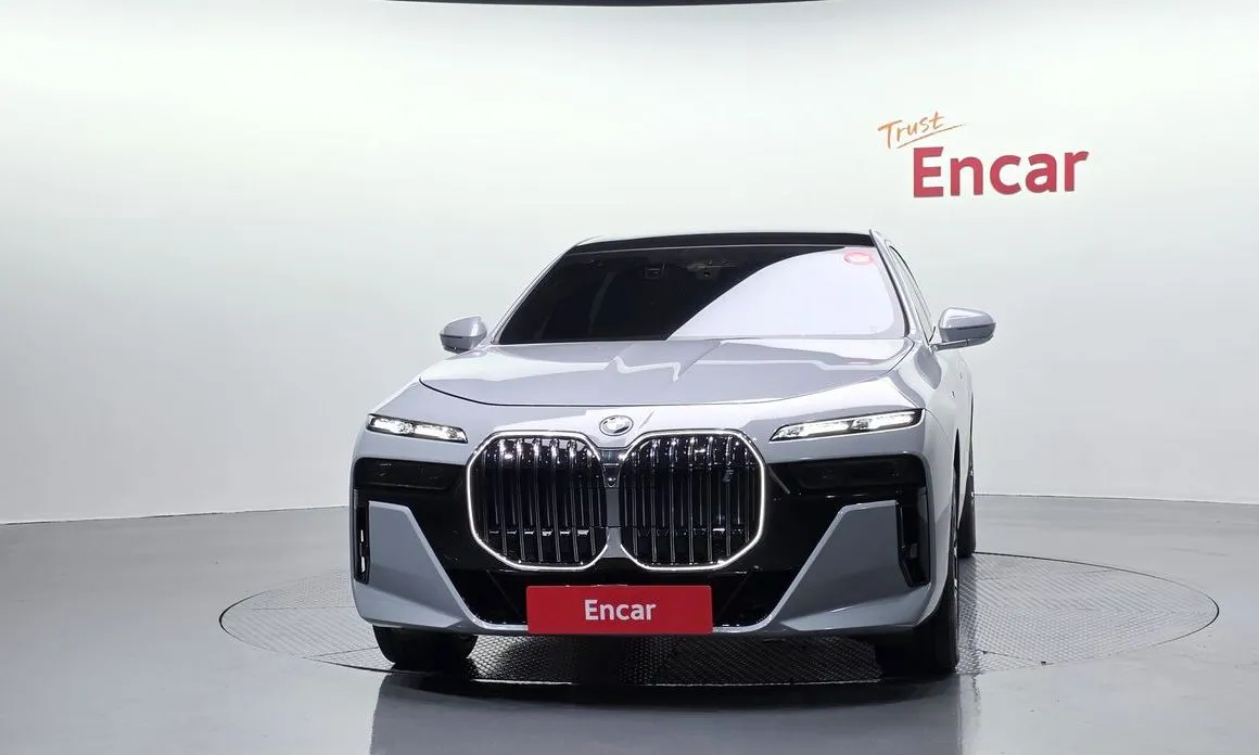 BMW i7 2023 из KR, фото 2