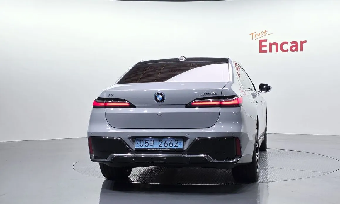 BMW i7 2023 из KR, фото 3