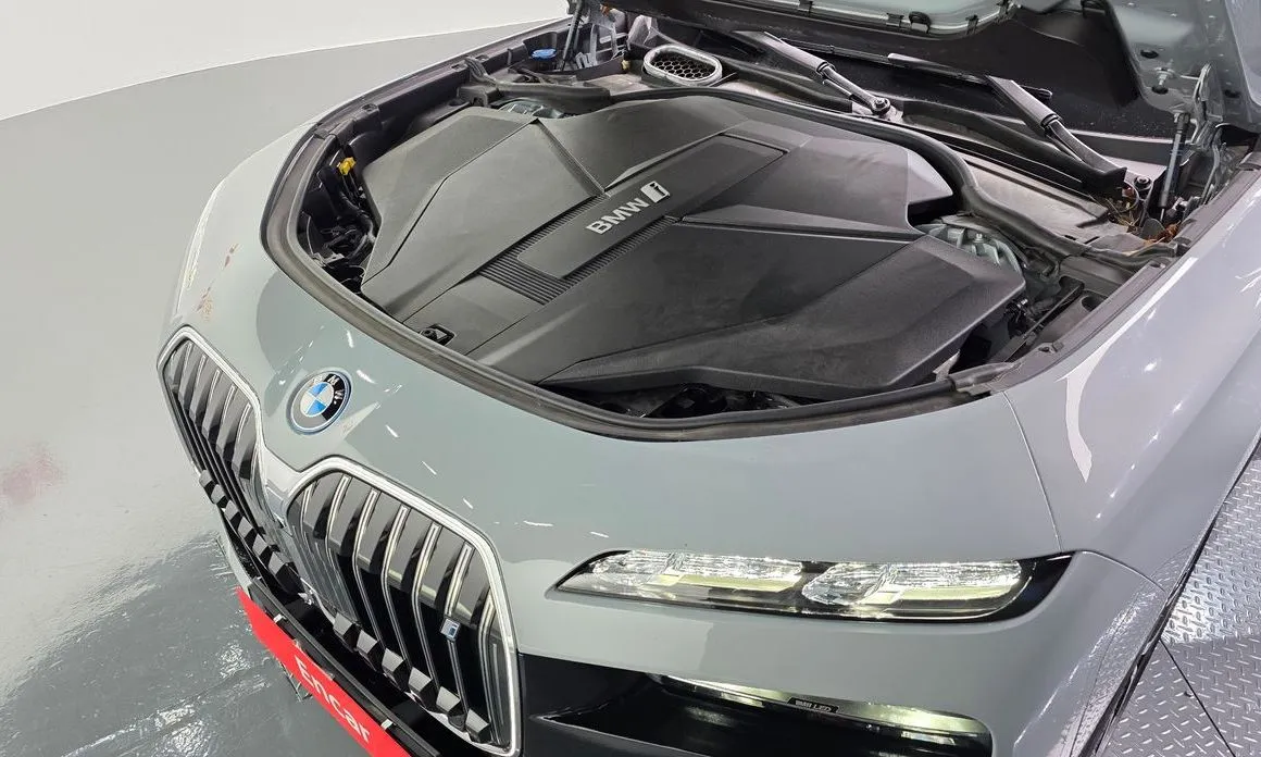 BMW i7 2023 из KR, фото 8