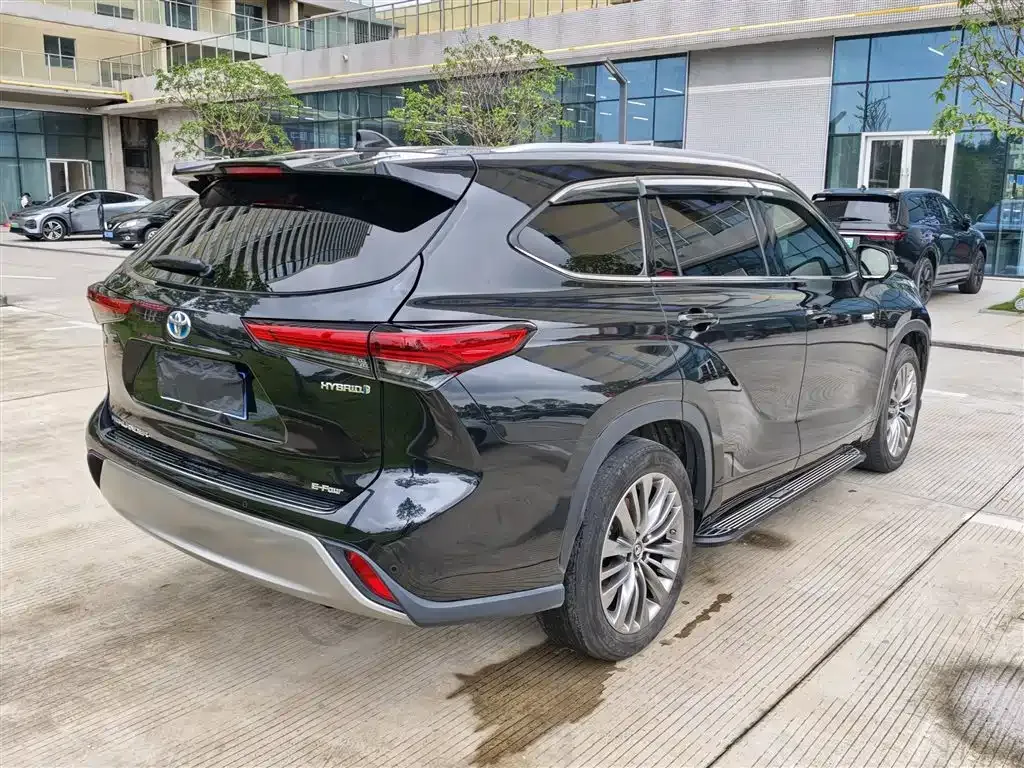 Toyota Highlander — фото 5