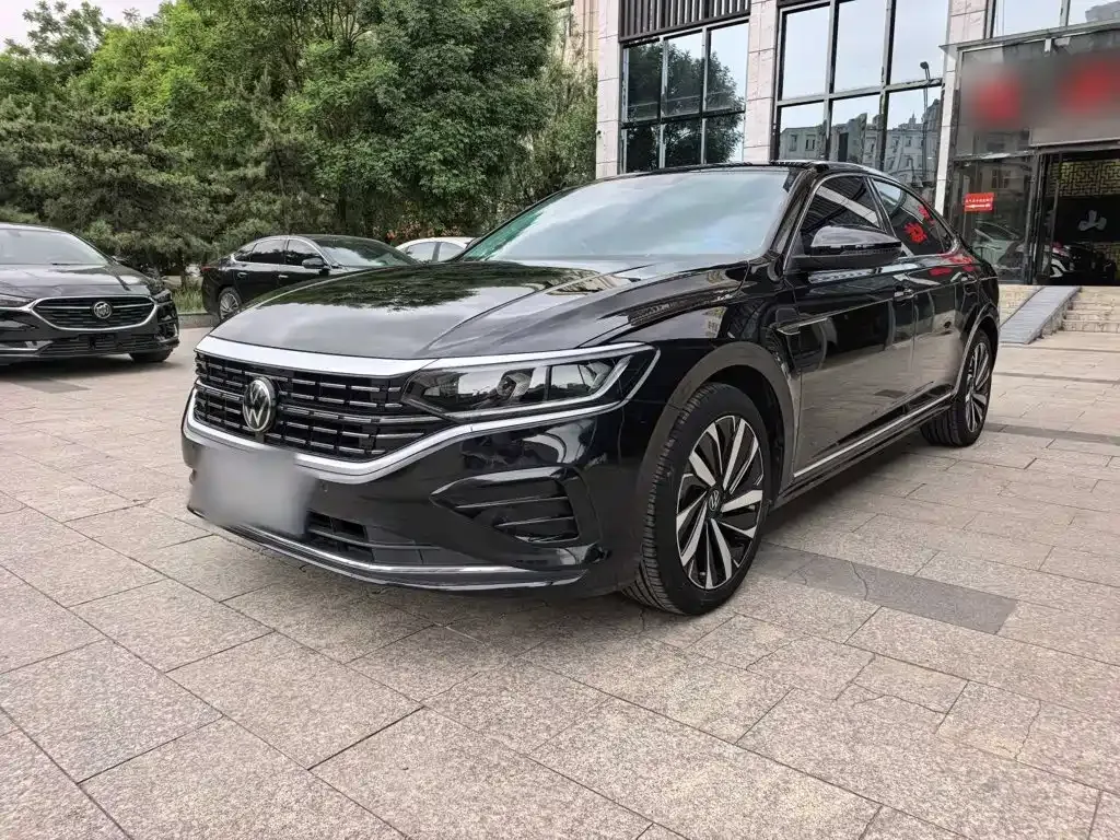 Volkswagen Passat — фото 1