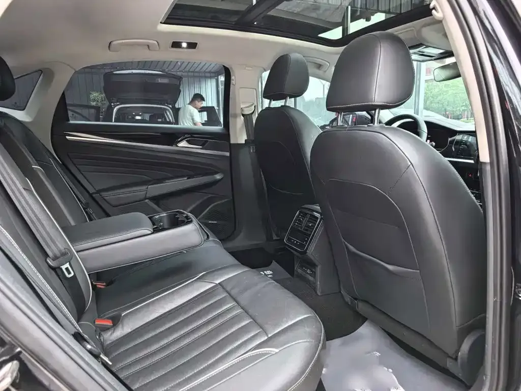 Volkswagen Passat — фото 7