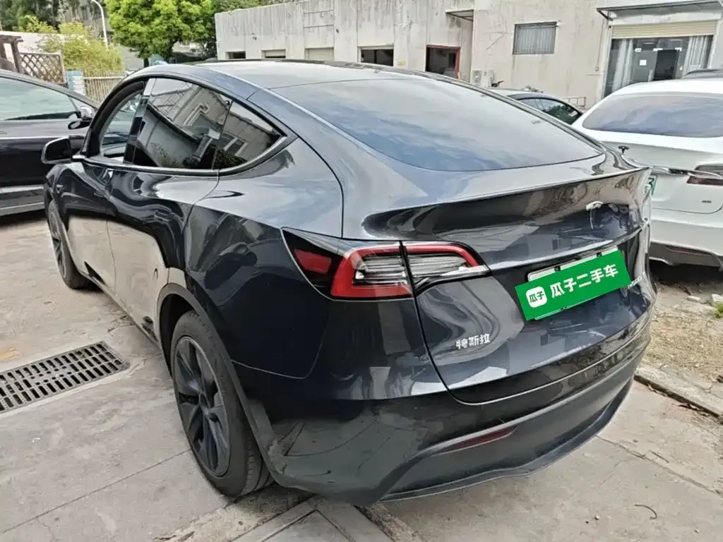 Tesla Model Y — фото 7