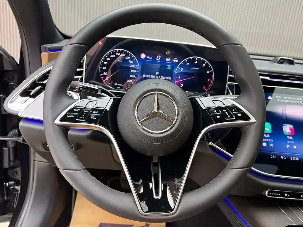 Mercedes-Benz E-Class — фото 10