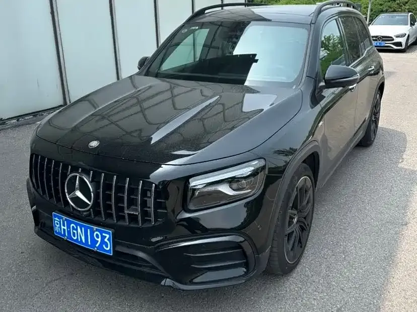 Mercedes-Benz GLB AMG — фото 1