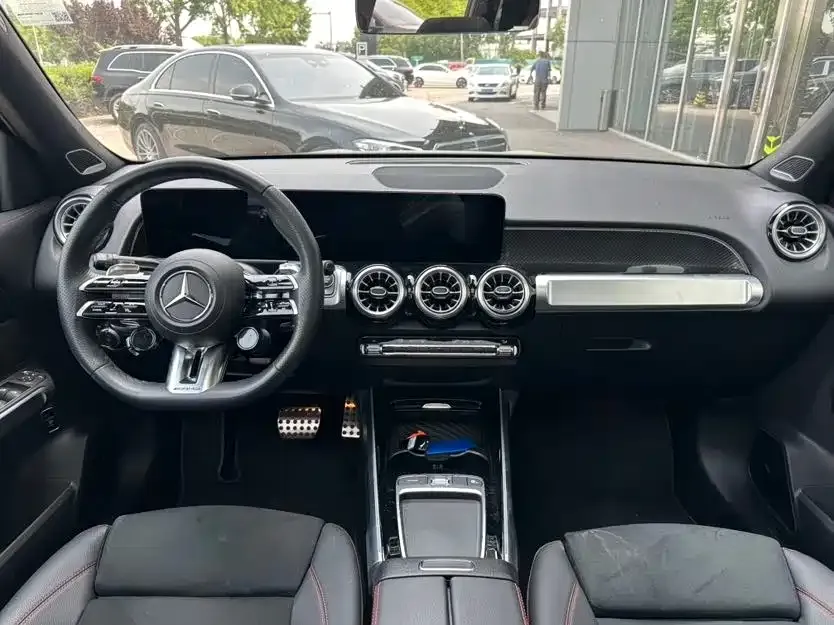 Mercedes-Benz GLB AMG — фото 8