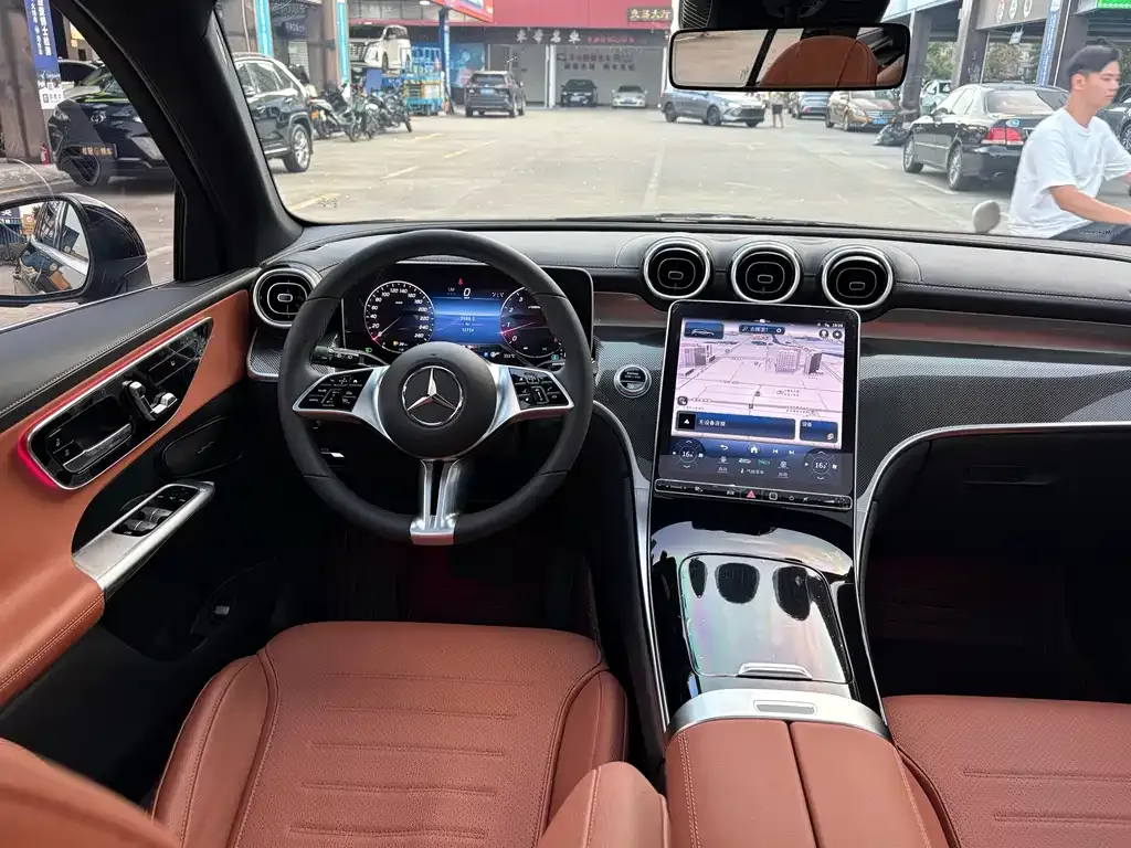 Mercedes-Benz GLC — фото 10