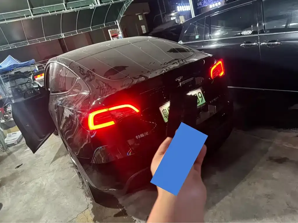 Tesla Model Y — фото 4