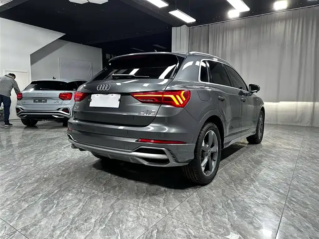 Audi Q3 — фото 10