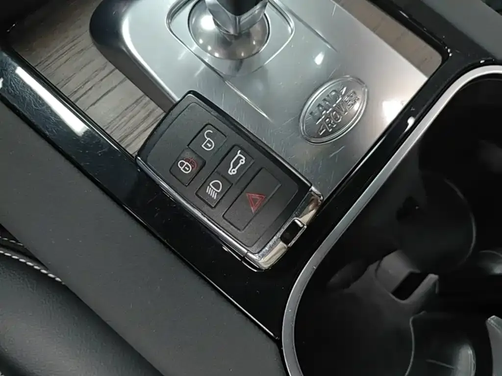 Land Rover Discovery Sport Hybrid 2021 из CN, фото 2