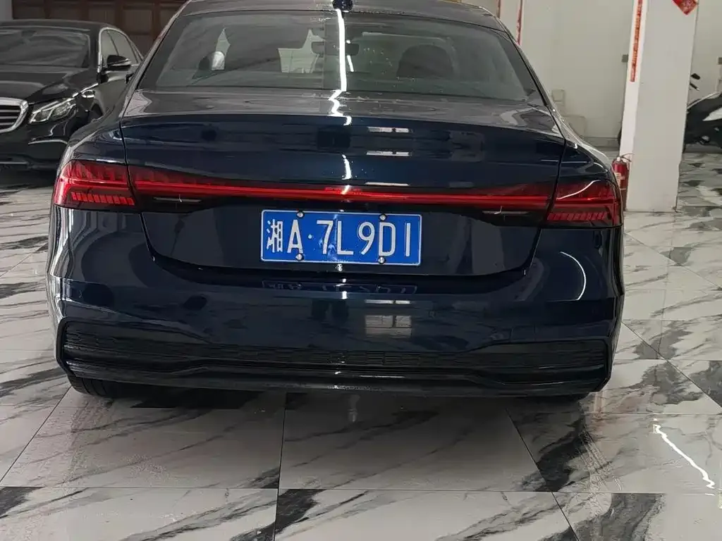 Audi A7L 2024 из CN, фото 5
