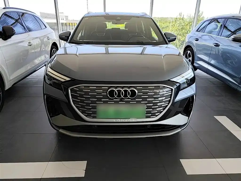 Audi Q4 e-tron — фото 10
