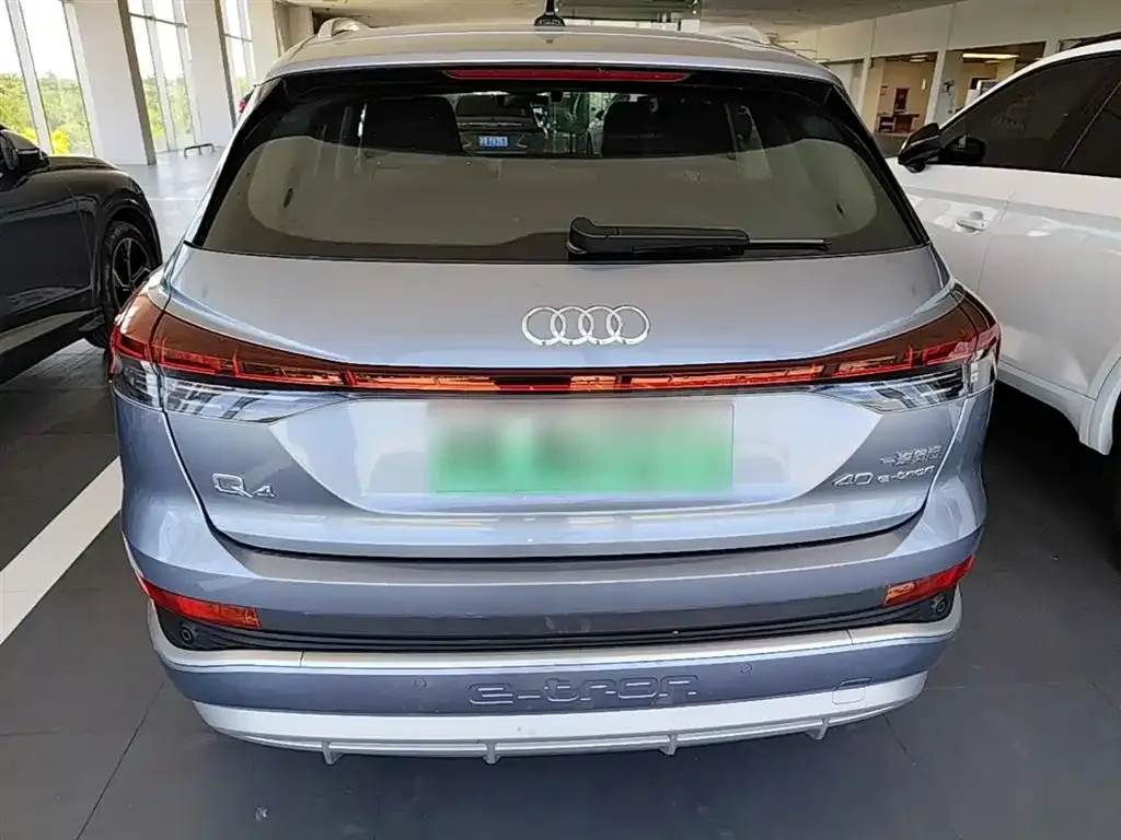 Audi Q4 e-tron — фото 9