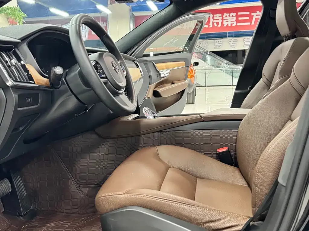Volvo S90 — фото 10