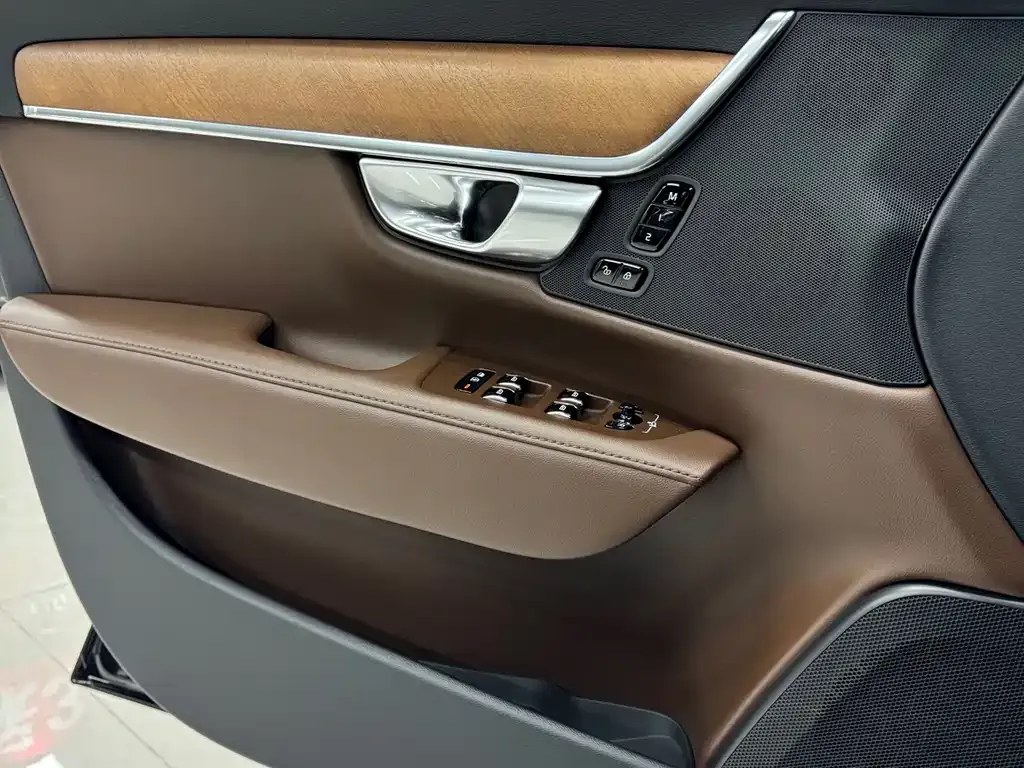 Volvo S90 — фото 9