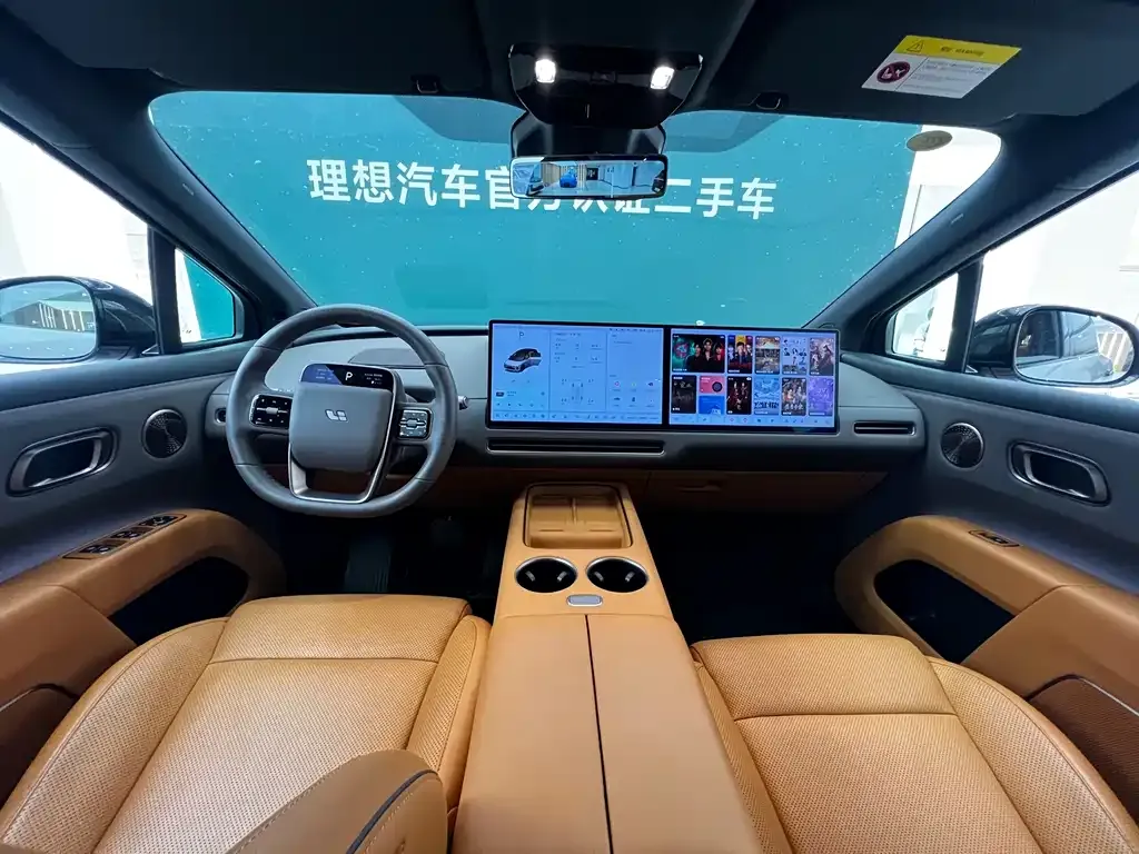 Li Auto i8 — фото 3