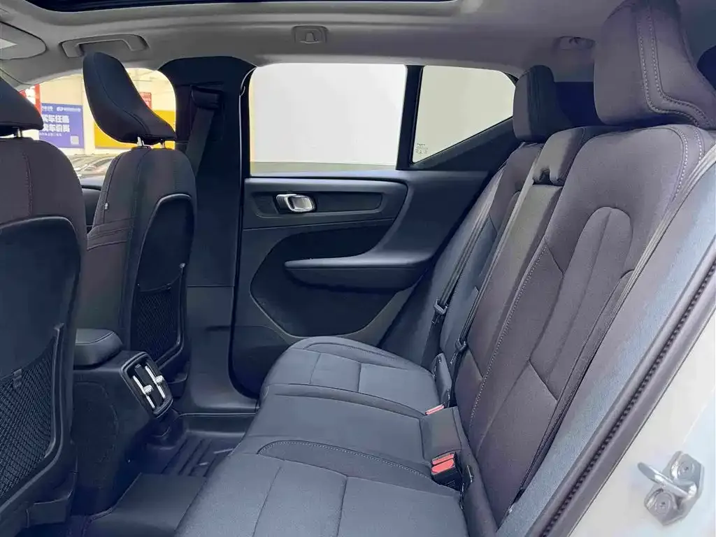 Volvo XC40 2021 из CN, фото 2
