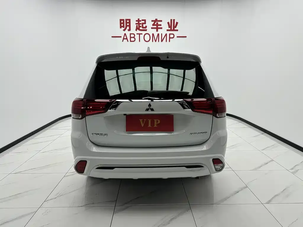 Mitsubishi Outlander 2023 из CN, фото 3
