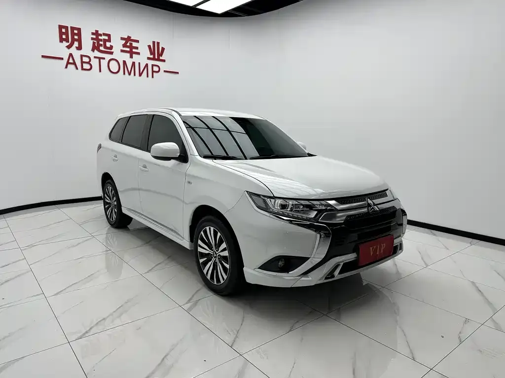 Mitsubishi Outlander 2023 из CN, фото 9