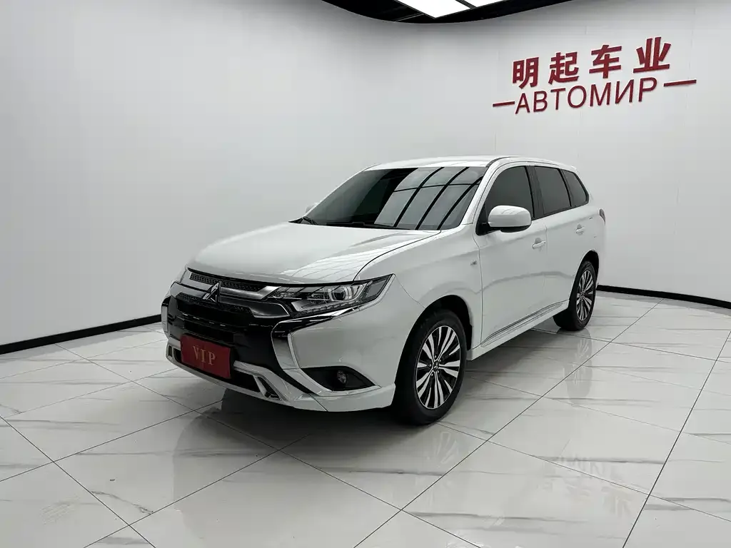 Mitsubishi Outlander 2023 из CN, фото 4
