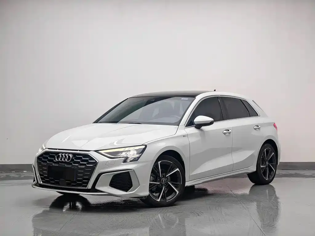 Audi A3 — фото 1