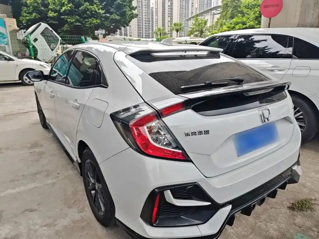Honda Civic — фото 10