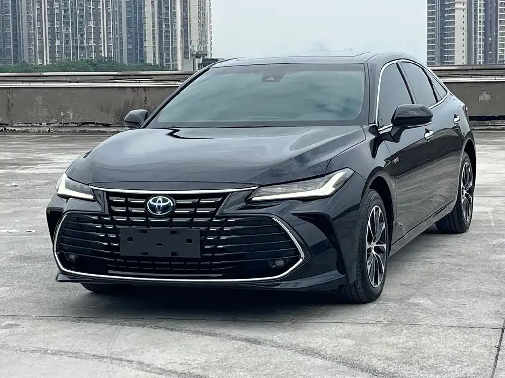 Toyota Avalon — фото 1