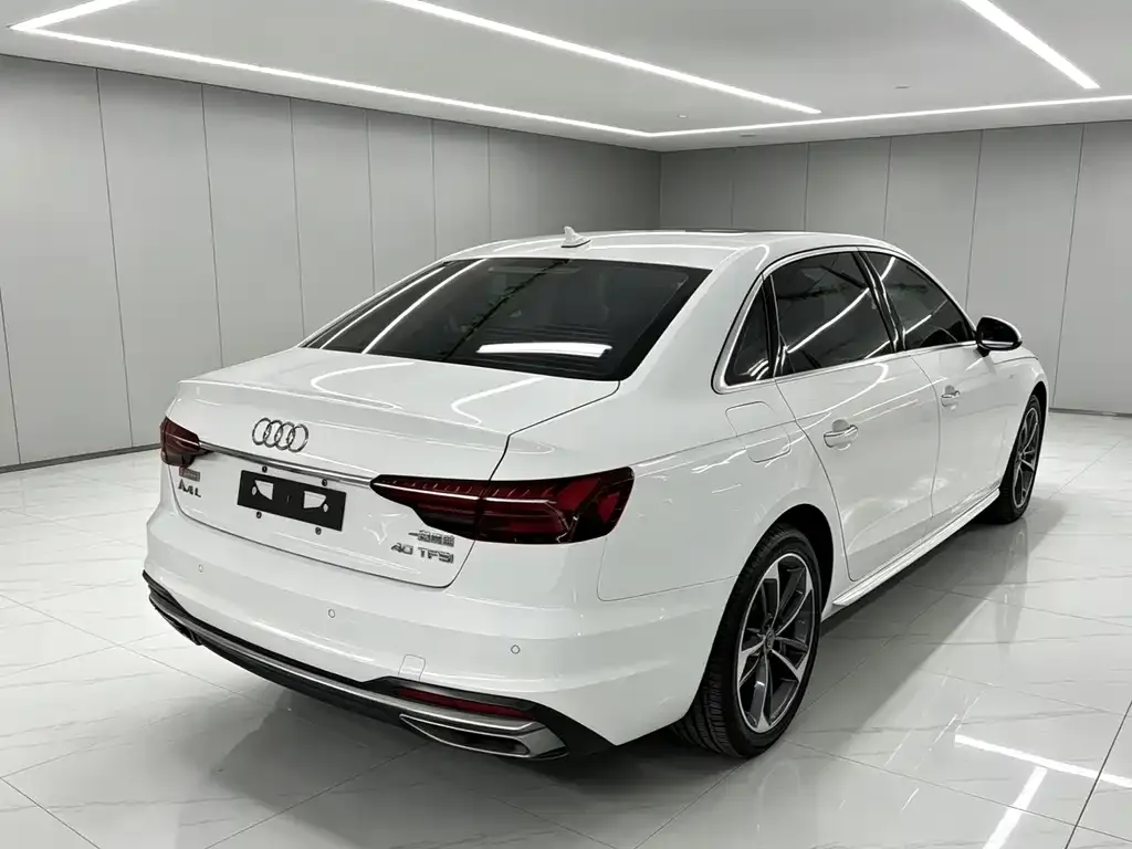 Audi A4L — фото 6