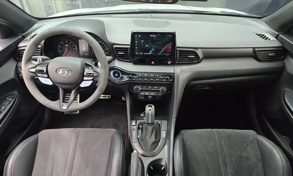 Hyundai Veloster — фото 6