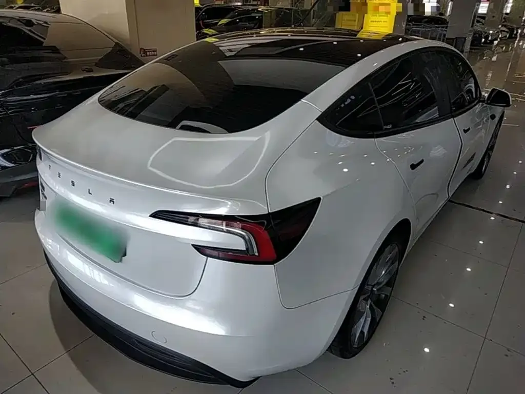 Tesla Model 3 — фото 6