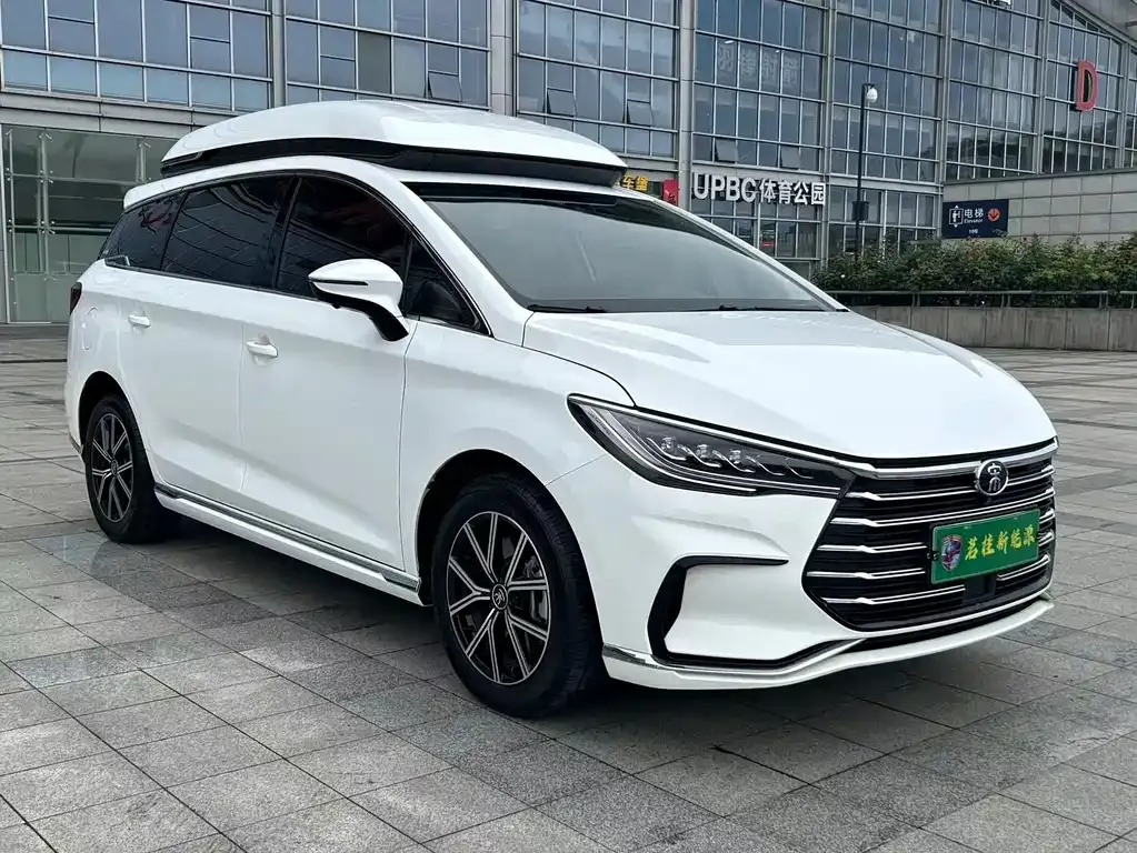 BYD MAX New Energy — фото 7