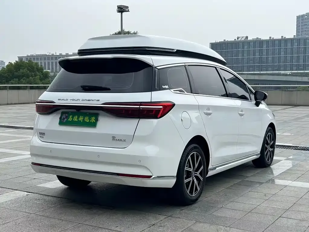 BYD MAX New Energy — фото 3