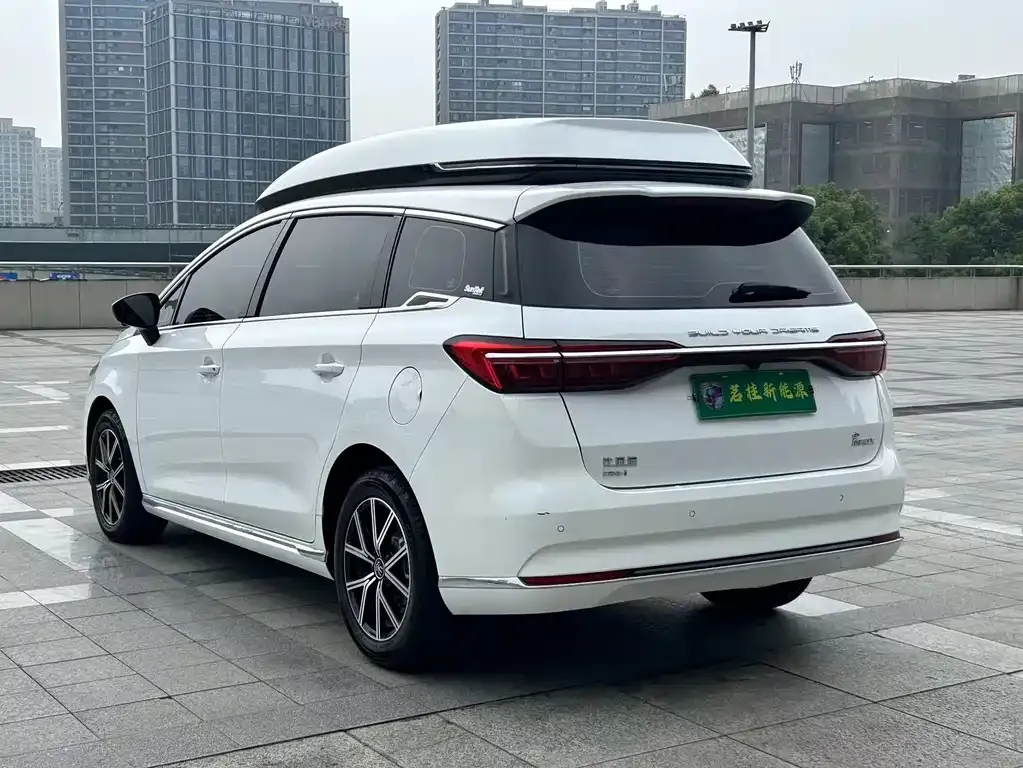 BYD MAX New Energy — фото 9