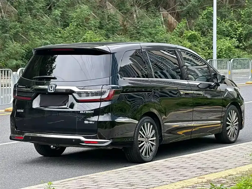 Honda Elysion — фото 10