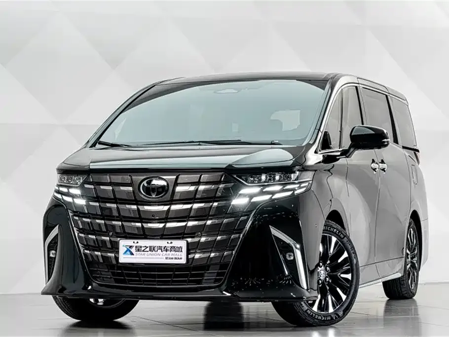 Toyota Alphard — фото 8