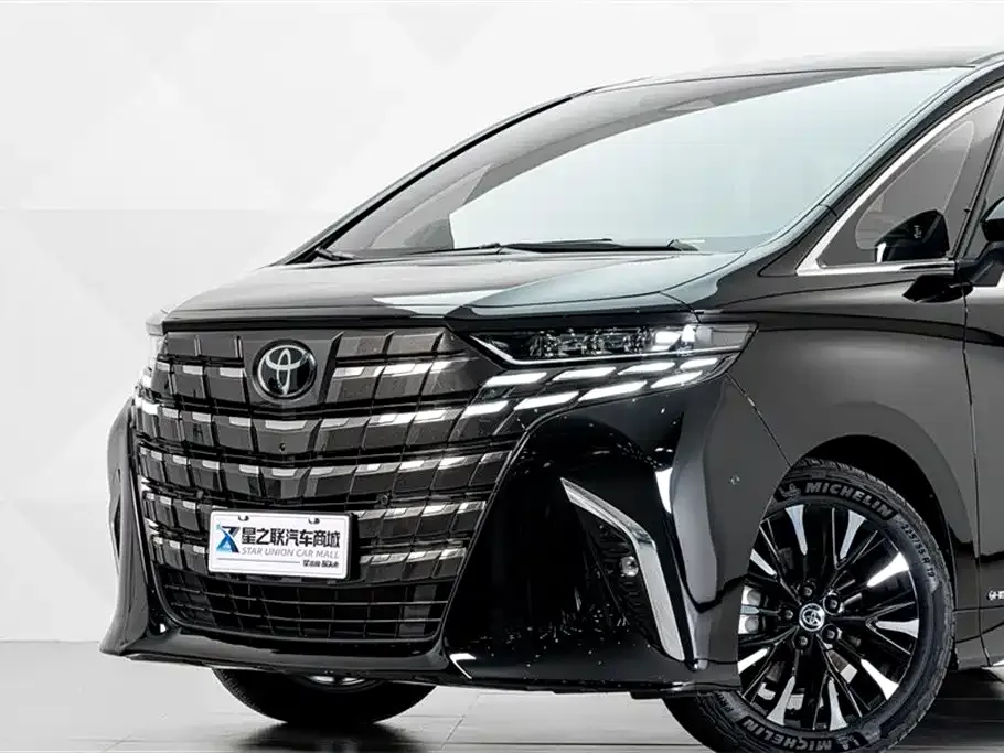 Toyota Alphard — фото 3