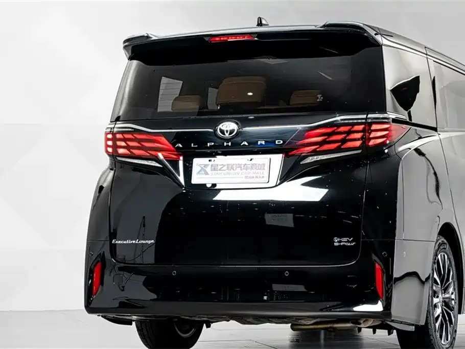 Toyota Alphard — фото 4