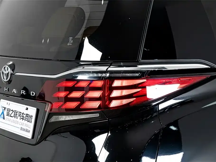 Toyota Alphard — фото 7