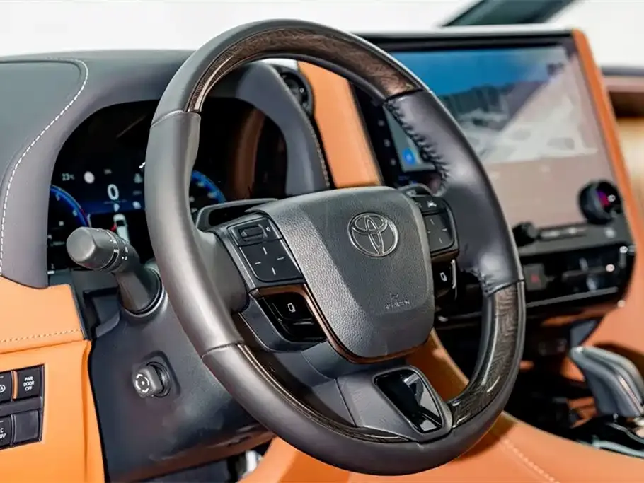 Toyota Alphard — фото 10