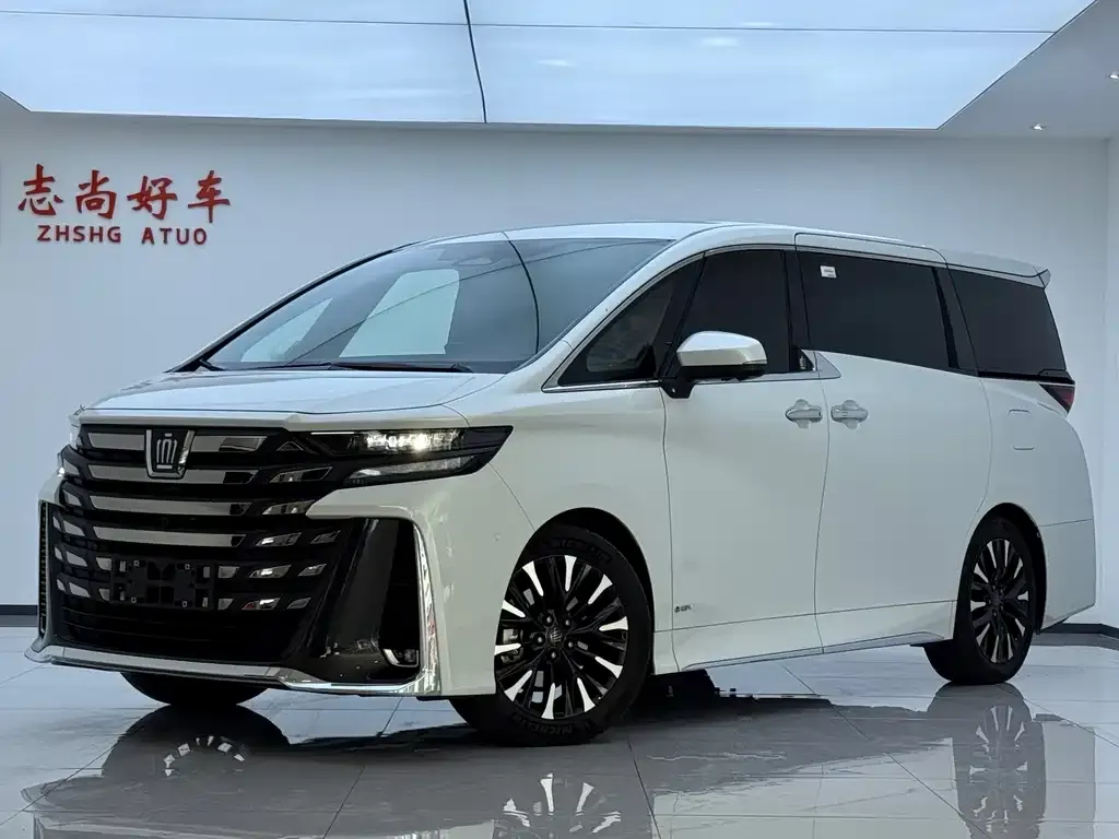 Toyota Vellfire — фото 1