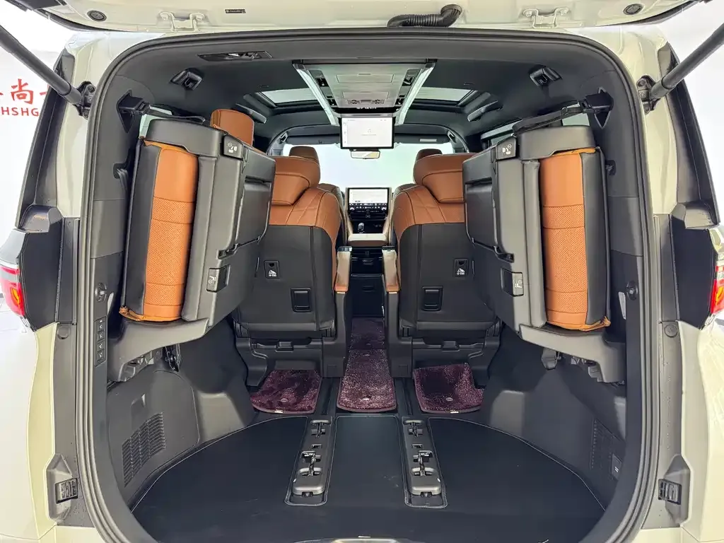 Toyota Vellfire — фото 10