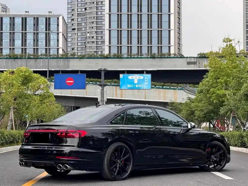 Audi S8 2022 из CN, фото 3