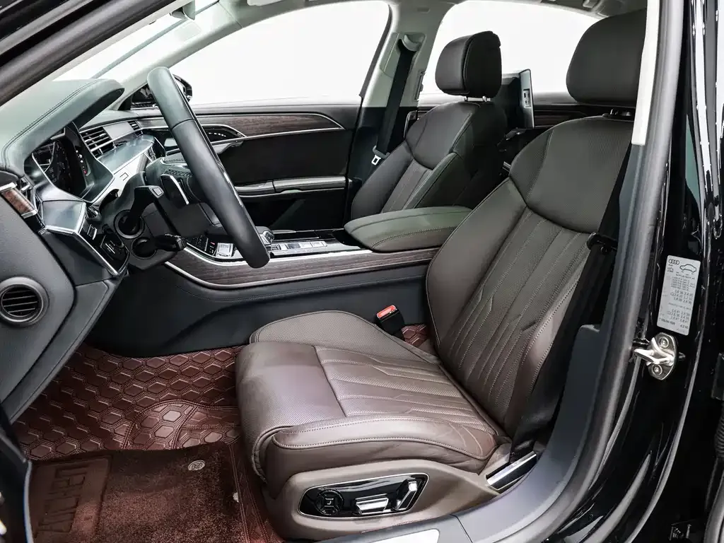 Audi A8 — фото 8