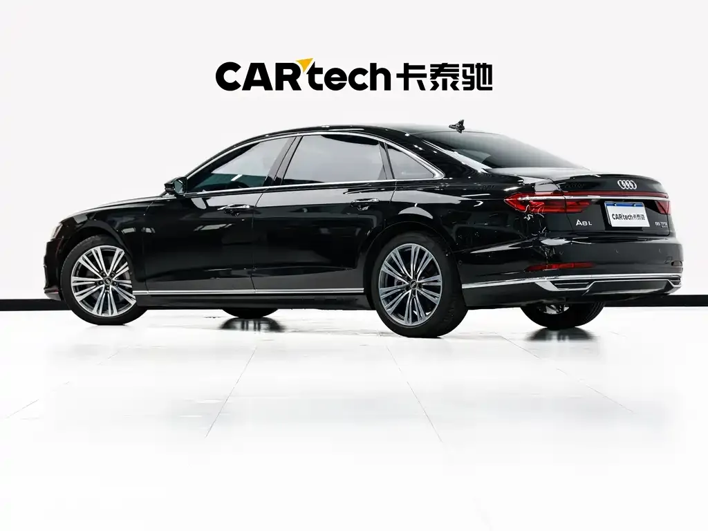 Audi A8 — фото 2