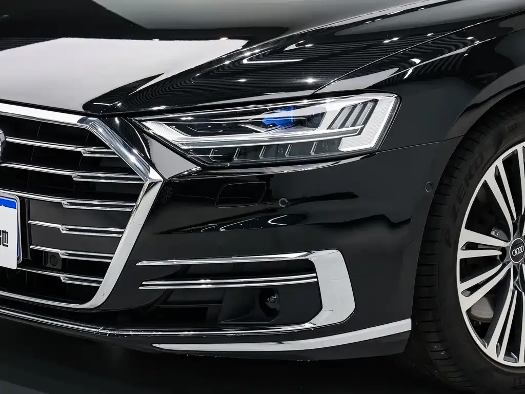 Audi A8 — фото 10