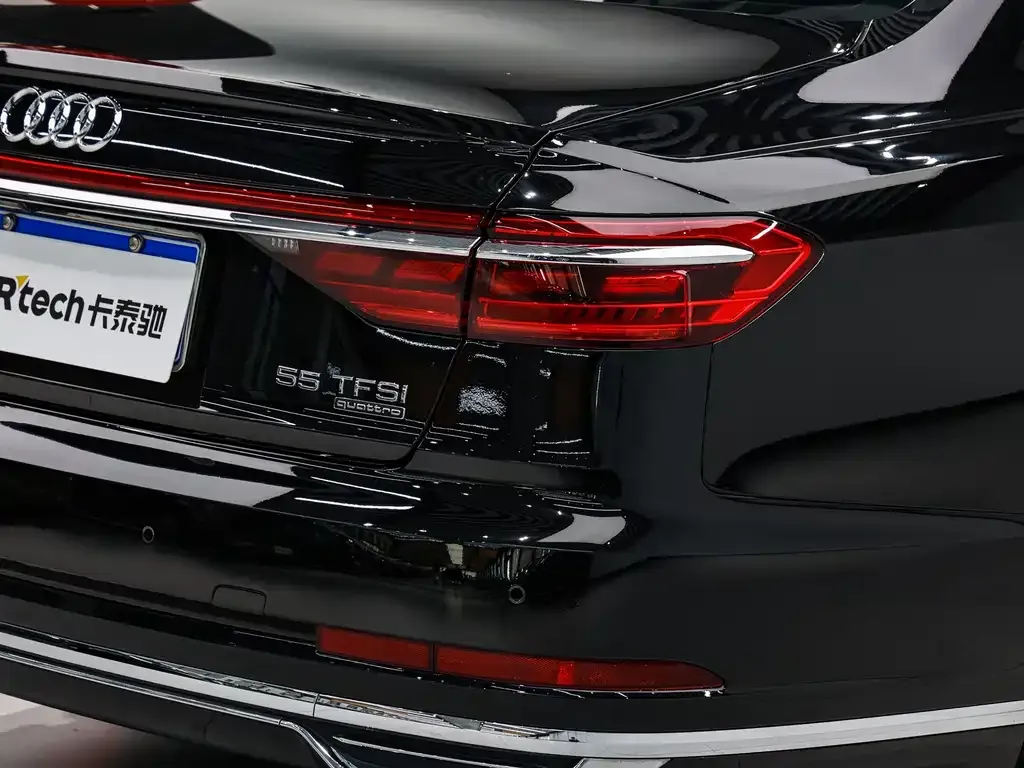 Audi A8 — фото 9