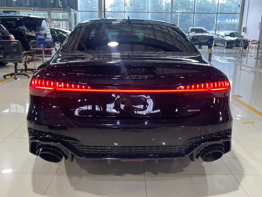 Audi A7L — фото 5