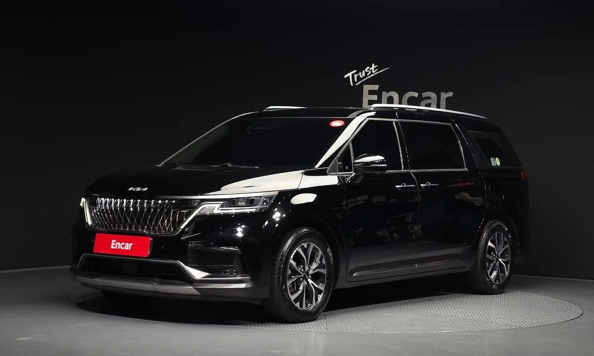 Kia Carnival — фото 1